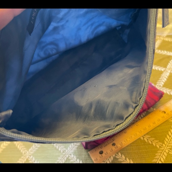 2 Lancôme Cosmetic Bags - Picture 5 of 10